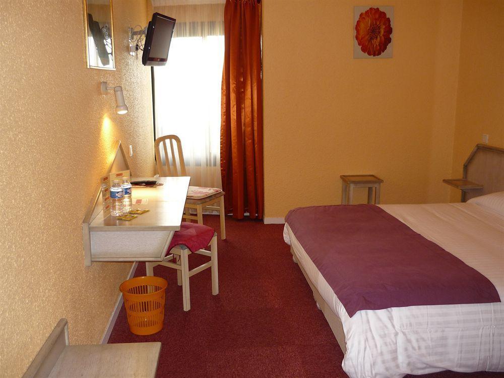 Logis Hotel Noemys Brive - Restaurant Le Teinchurier Экстерьер фото