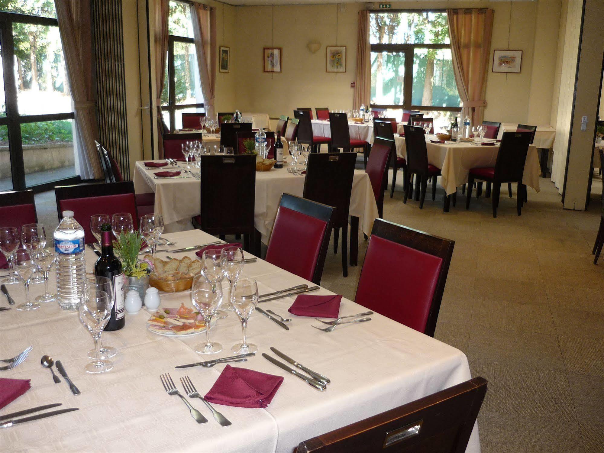 Logis Hotel Noemys Brive - Restaurant Le Teinchurier Экстерьер фото